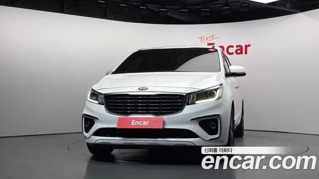 Kia Carnival 2019 thumb 3