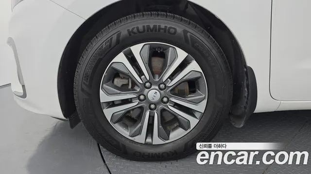 Kia Carnival 2019 thumb 5