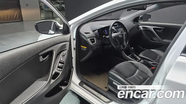 Hyundai Avante 2015 thumb 10