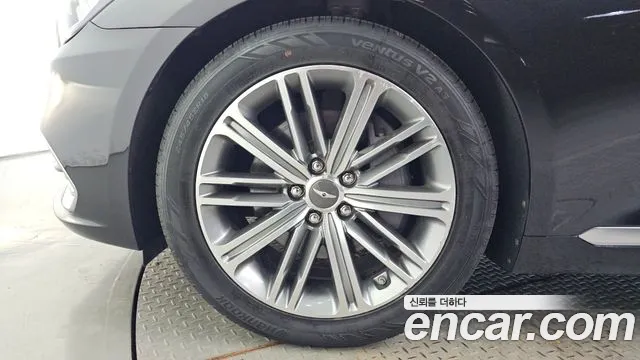 Genesis G80 2017 thumb 5