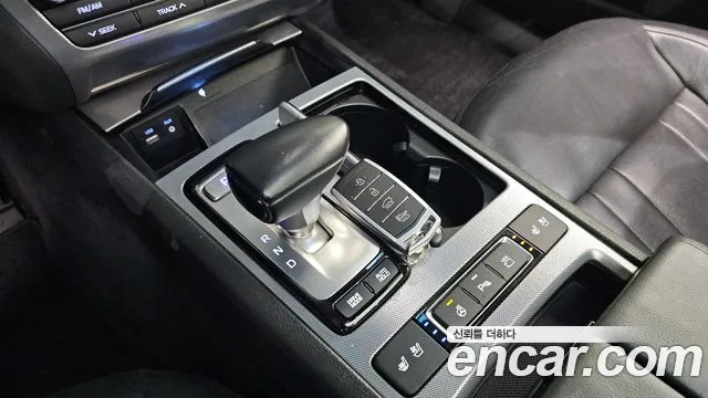 Genesis G80 2017 thumb 9