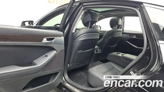 Genesis G80 2017 thumb 11