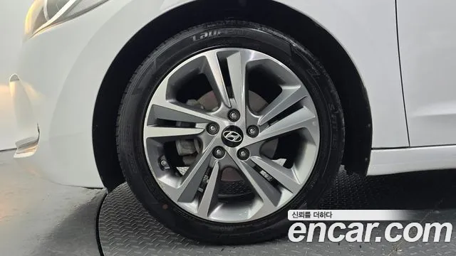 Hyundai Avante 2018 thumb 4