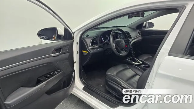 Hyundai Avante 2018 thumb 10