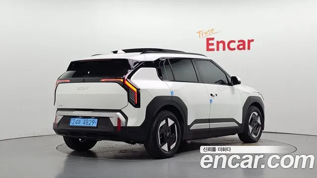 Kia EV3 2024 thumb 2