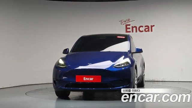 Tesla Model Y 2024 thumb 2