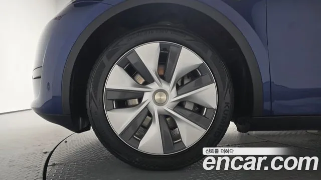 Tesla Model Y 2024 thumb 4