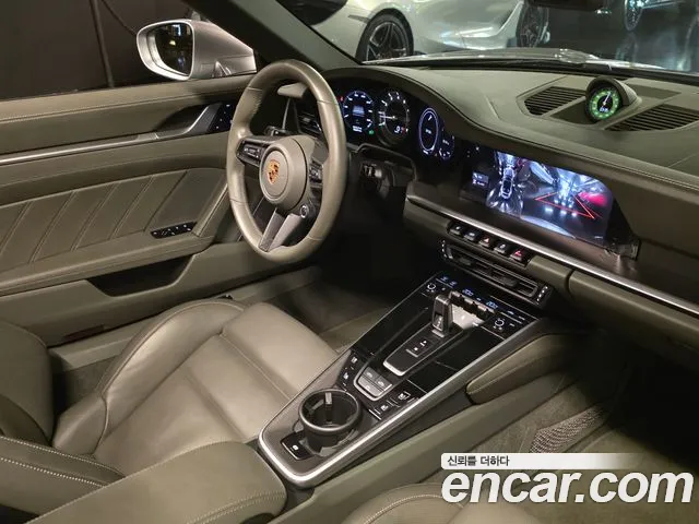 Porsche 911 2021 thumb 7