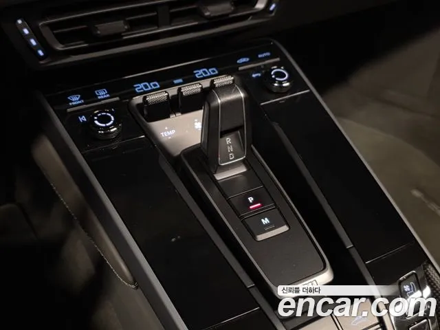 Porsche 911 2021 thumb 9