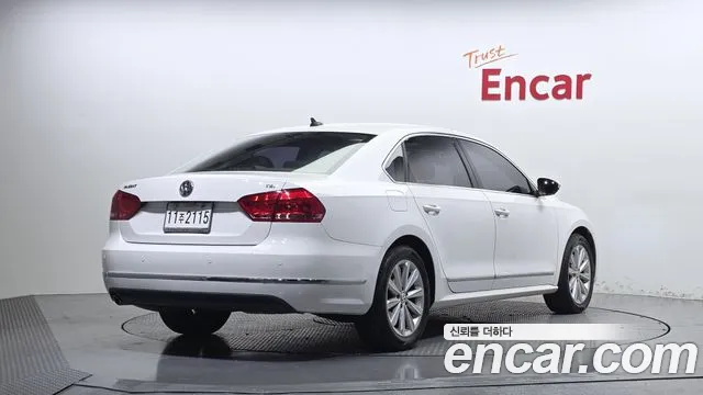 Volkswagen Passat (North America and China) 2015 thumb 2