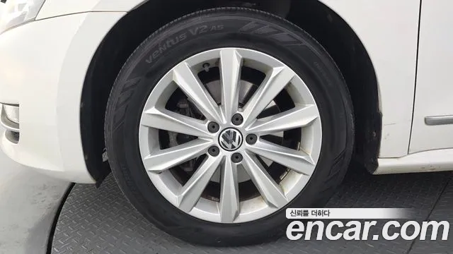 Volkswagen Passat (North America and China) 2015 thumb 5