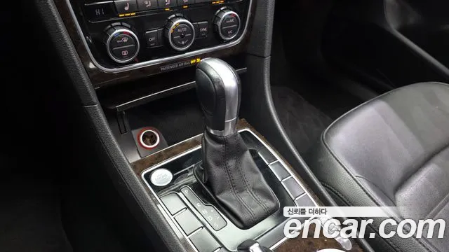 Volkswagen Passat (North America and China) 2015 thumb 9
