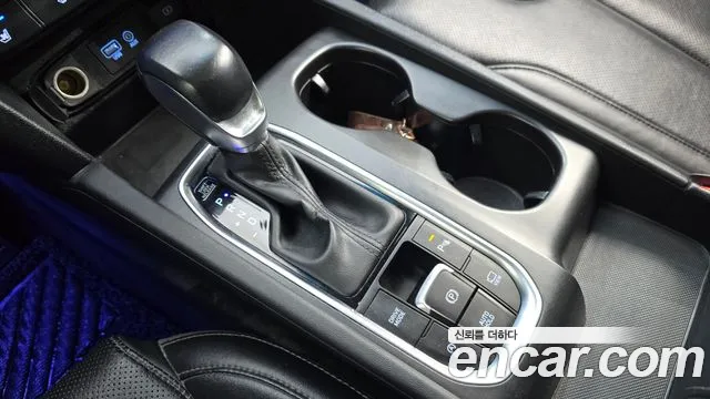 Hyundai Santa Fe 2018 thumb 9