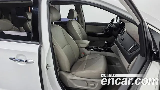 Kia Carnival 2019 thumb 12