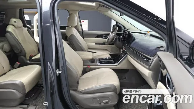 Kia Carnival 2020 thumb 11