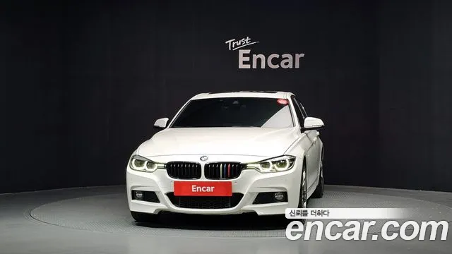 BMW 3-Series 2018 thumb 3