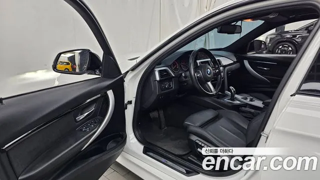 BMW 3-Series 2018 thumb 10