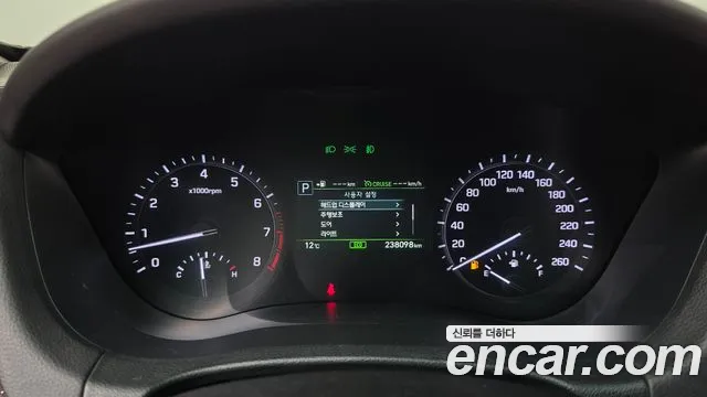 Genesis G80 2017 thumb 8