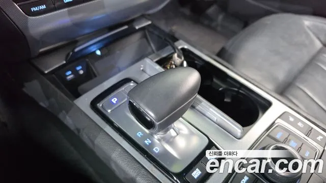 Genesis G80 2017 thumb 9