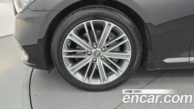 Genesis G80 2016 thumb 5