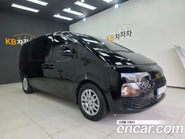 Hyundai Staria 2021 thumb 2
