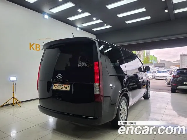 Hyundai Staria 2021 thumb 3