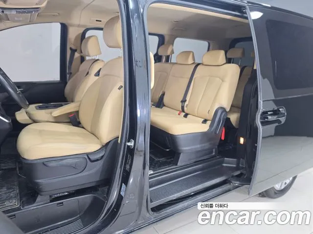 Hyundai Staria 2021 thumb 6