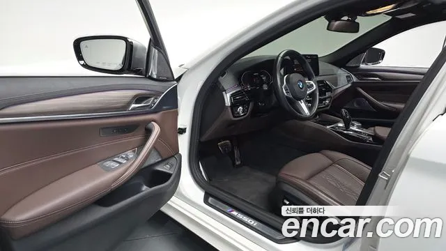 BMW 5-Series 2021 thumb 9