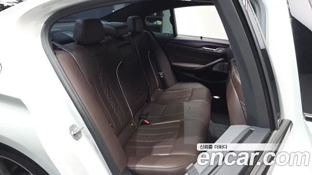 BMW 5-Series 2021 thumb 10