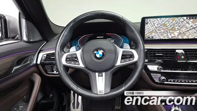 BMW 5-Series 2021 thumb 11