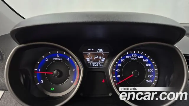 Hyundai Avante 2013 thumb 8
