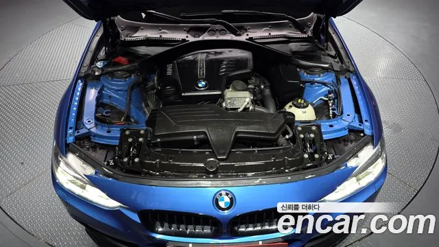 BMW 3-Series 2016 thumb 6