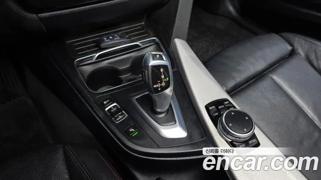 BMW 3-Series 2016 thumb 9