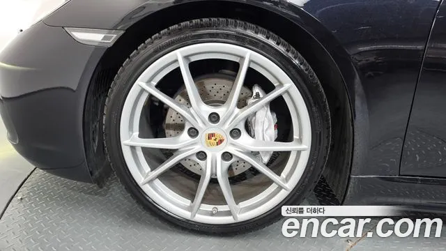 Porsche Cayman 2022 thumb 4