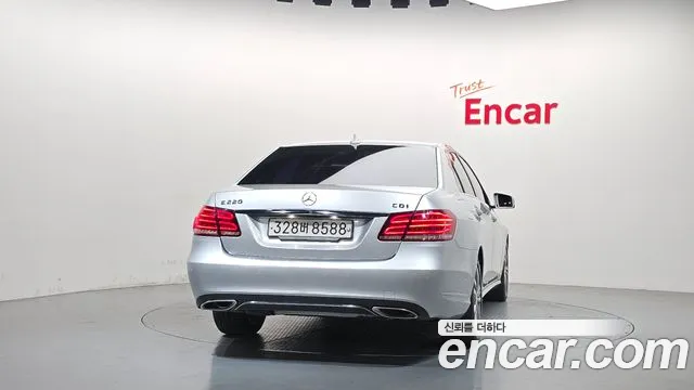 Mercedes-Benz E-Класс 2014 thumb 4