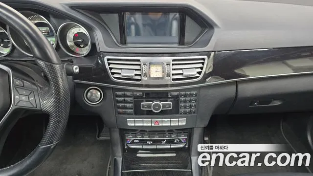 Mercedes-Benz E-Класс 2014 thumb 12