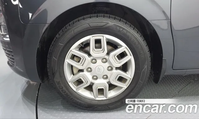 Hyundai Staria 2021 thumb 4