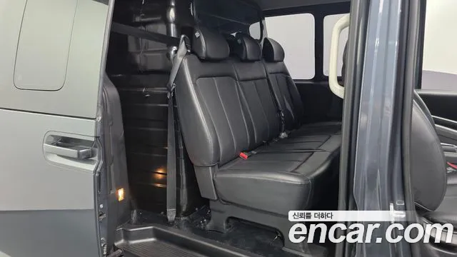 Hyundai Staria 2021 thumb 10
