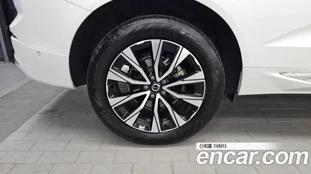 Volvo XC60 2023 thumb 5