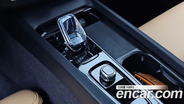 Volvo XC60 2023 thumb 9