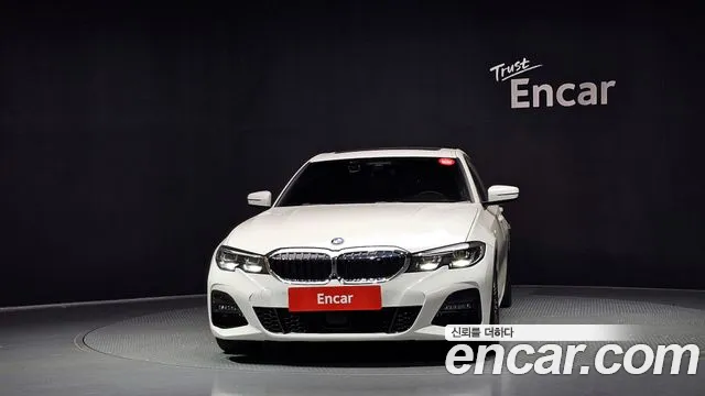BMW 3-Series 2020 thumb 3