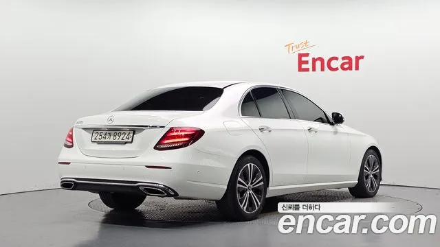 Mercedes-Benz E-Класс 2020 thumb 2