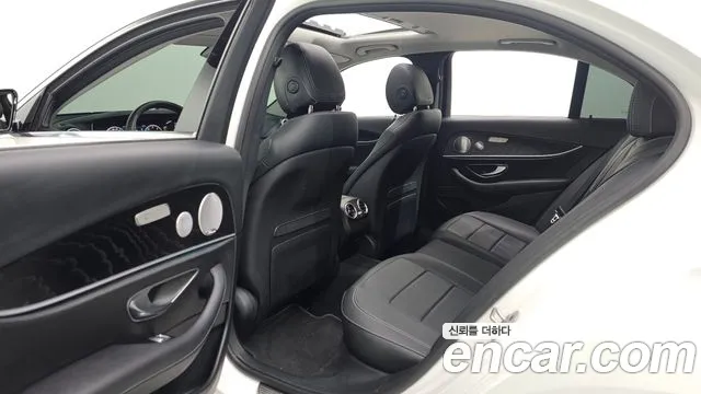 Mercedes-Benz E-Класс 2020 thumb 12