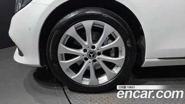 Mercedes-Benz E-Класс 2019 thumb 5