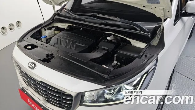Kia Carnival 2018 thumb 6