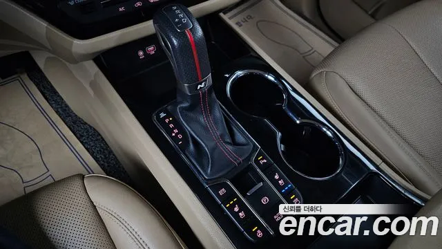 Kia Carnival 2018 thumb 9