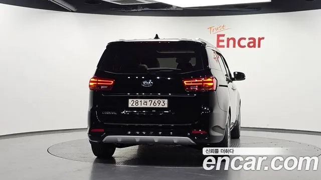 Kia Carnival 2018 thumb 4