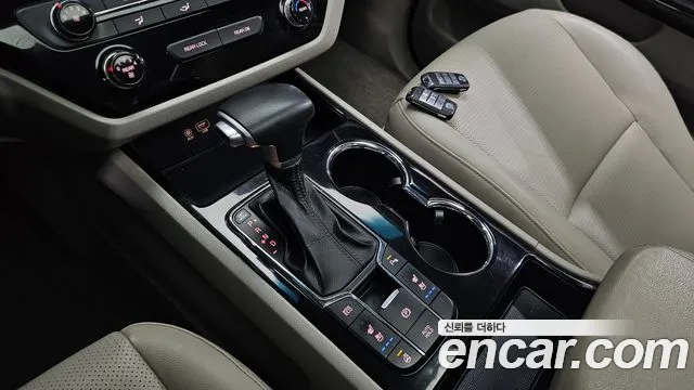 Kia Carnival 2018 thumb 9