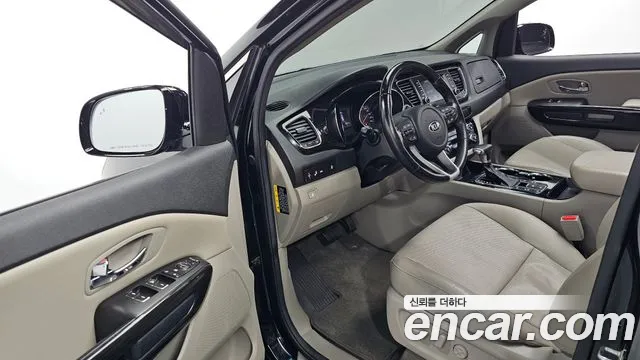 Kia Carnival 2018 thumb 10
