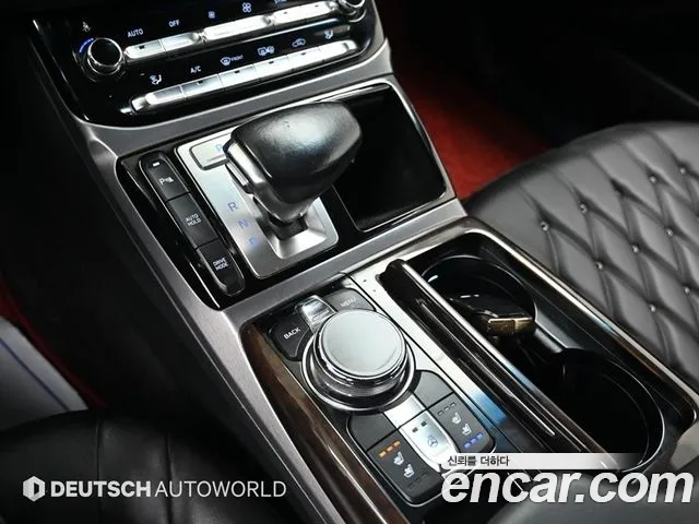 Genesis G90 2017 thumb 8